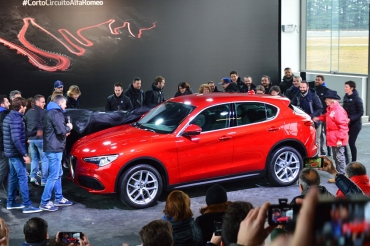 Alfa Romeo SUV Stelvio în avanpremieră pentru fani