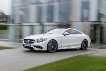 S63 AMG Coupe: eleganţă şi putere