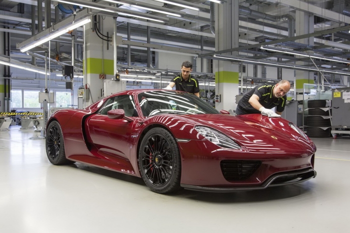 Porsche a produs ultimul 918