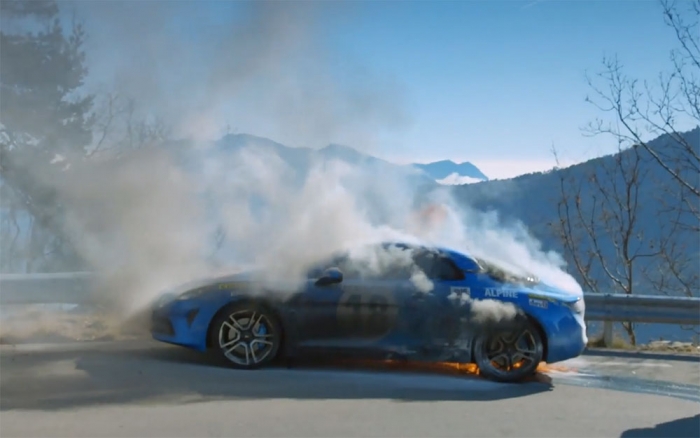 Alpine A110 cuprins de flăcări în timpul filmărilor Top Gear