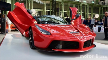 812 Superfast a coborât printre oameni