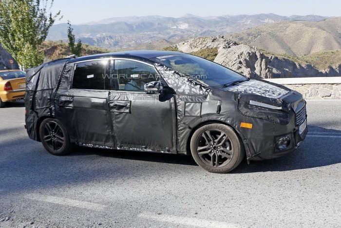 Ford pregăteşte noul S-Max