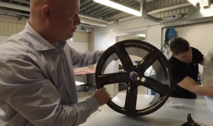 Janta din carbon, mândria Koenigsegg