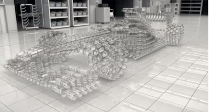 Bolid de F1, recreat din pahare