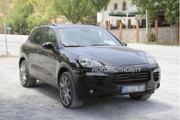 Porsche pregăteşte facelift-ul lui Cayenne
