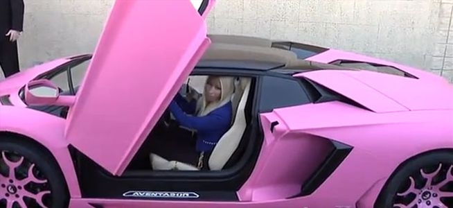 Nicki Minaj şi-a personalizat Lamborghini-ul
