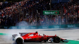 Vettel câștigă în Brazilia în fața lui Bottas