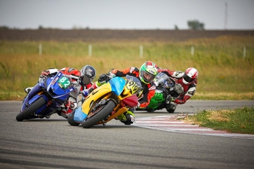 Cătălin Cazacu (1000cmc) și Ionel Pascotă (600cmc) au câștigat etapa a 4-a a Cupei MotoRC