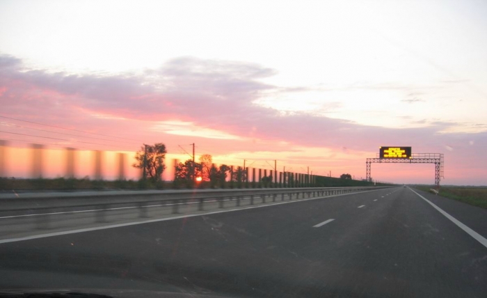 Autostrăzile din România ocolesc fabricile auto