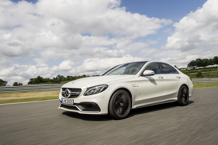 Noul Mercedes C63 AMG, pus sub presiune