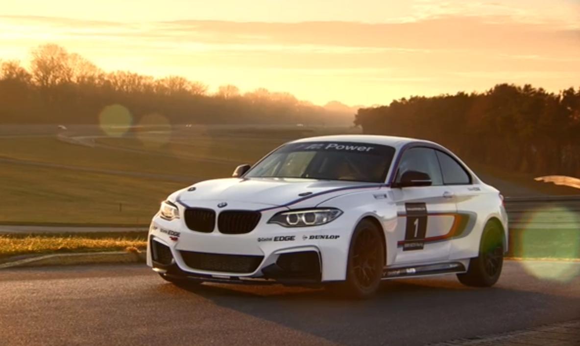 BMW 235i Racing, de la asamblare până pe pistă