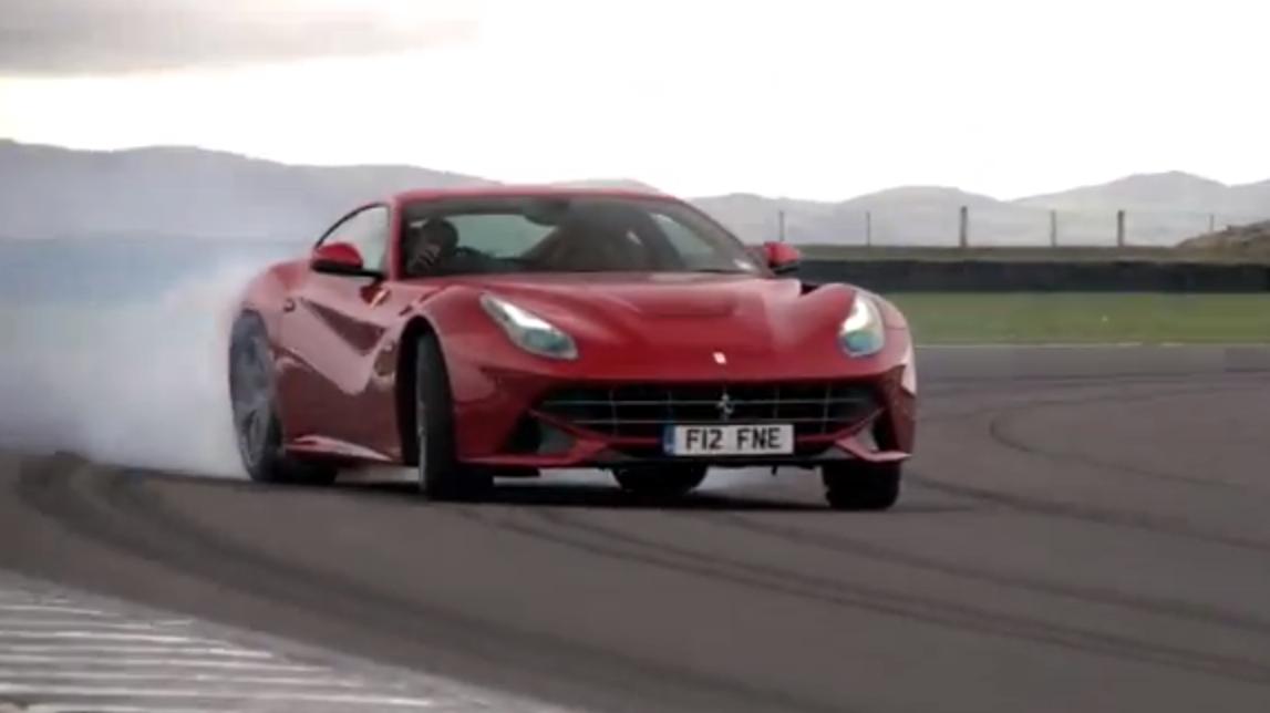 Ferrari F12 Berlinetta, alergat pe Anglesey