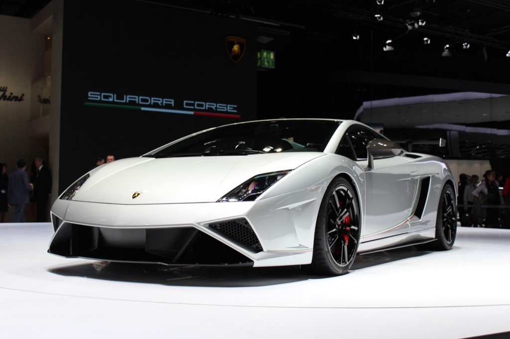 Job de vis: şofer de teste Lamborghini